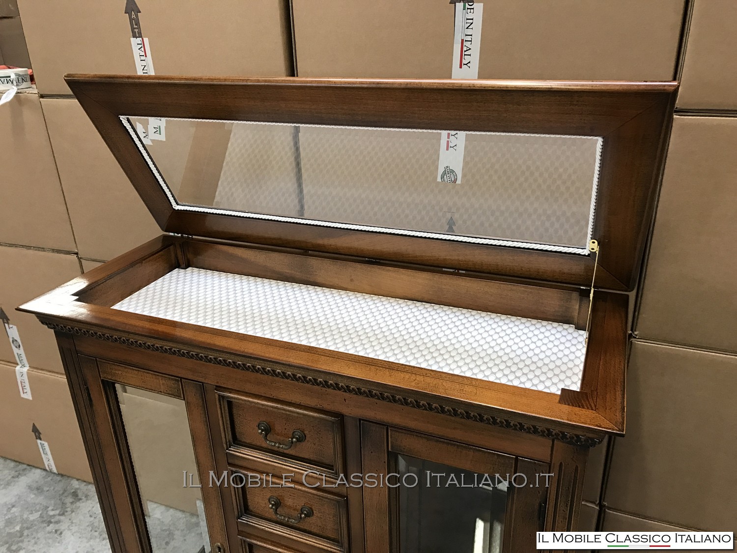 Vetrinetta con cassetti personalizzata